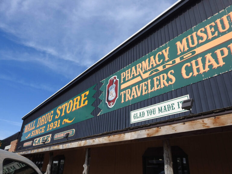 places to eat near badlands national park wall drug