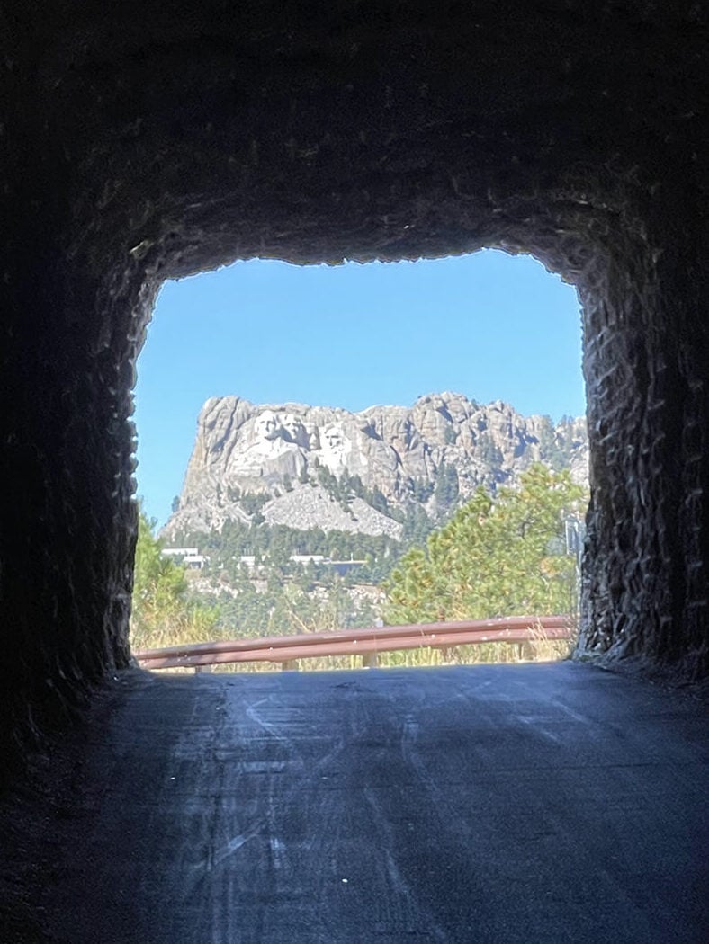 mt rushmore through doane robinson tunnel