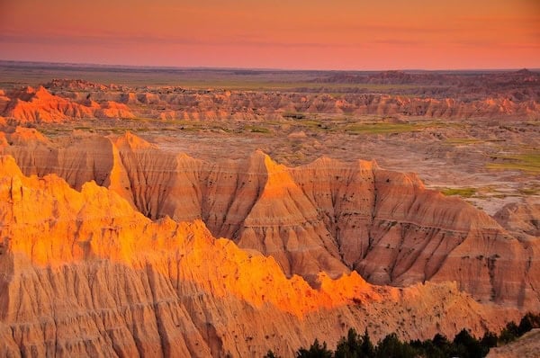 badlands sunset and golden hour at pinnacles