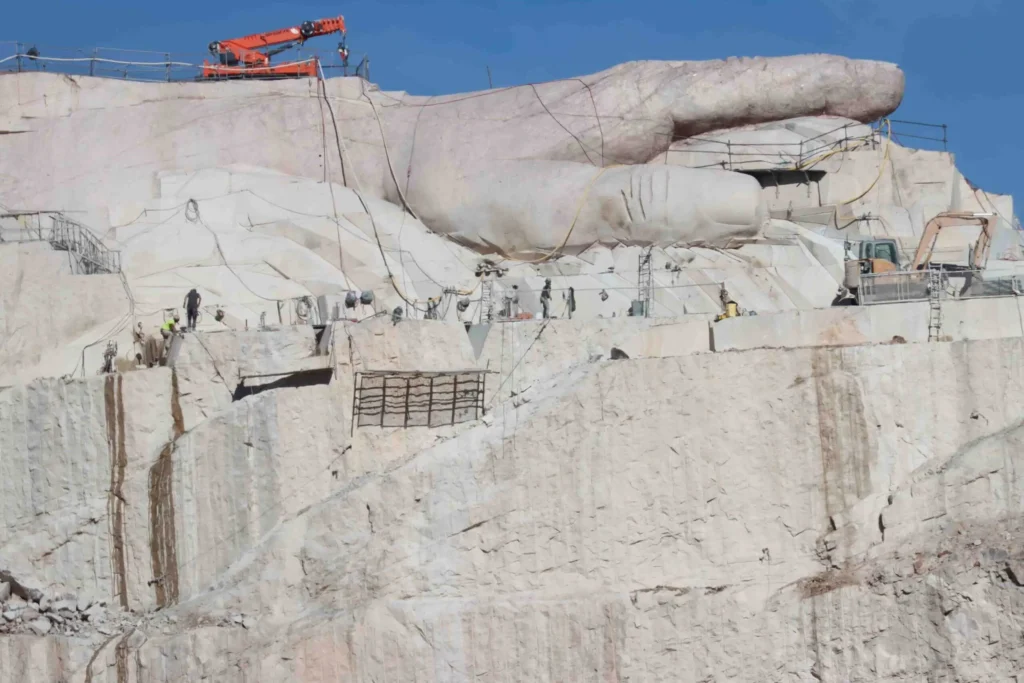 crazy horse monument